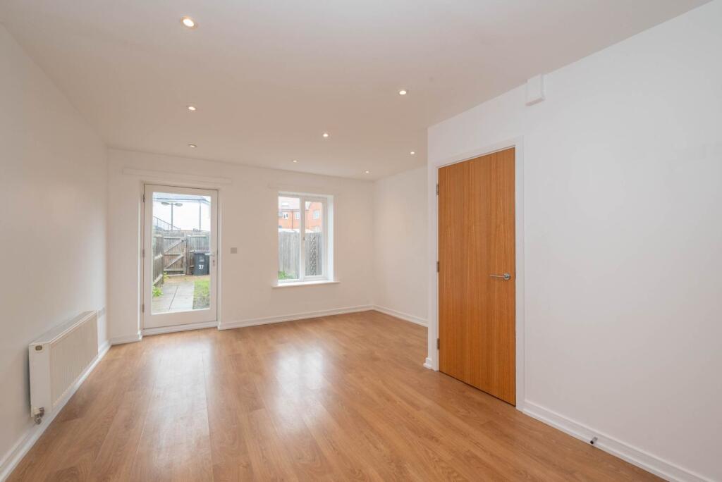 House in Canterbury, Barracks - View 5