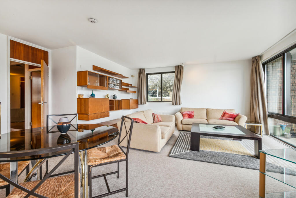 Apartment in London - More