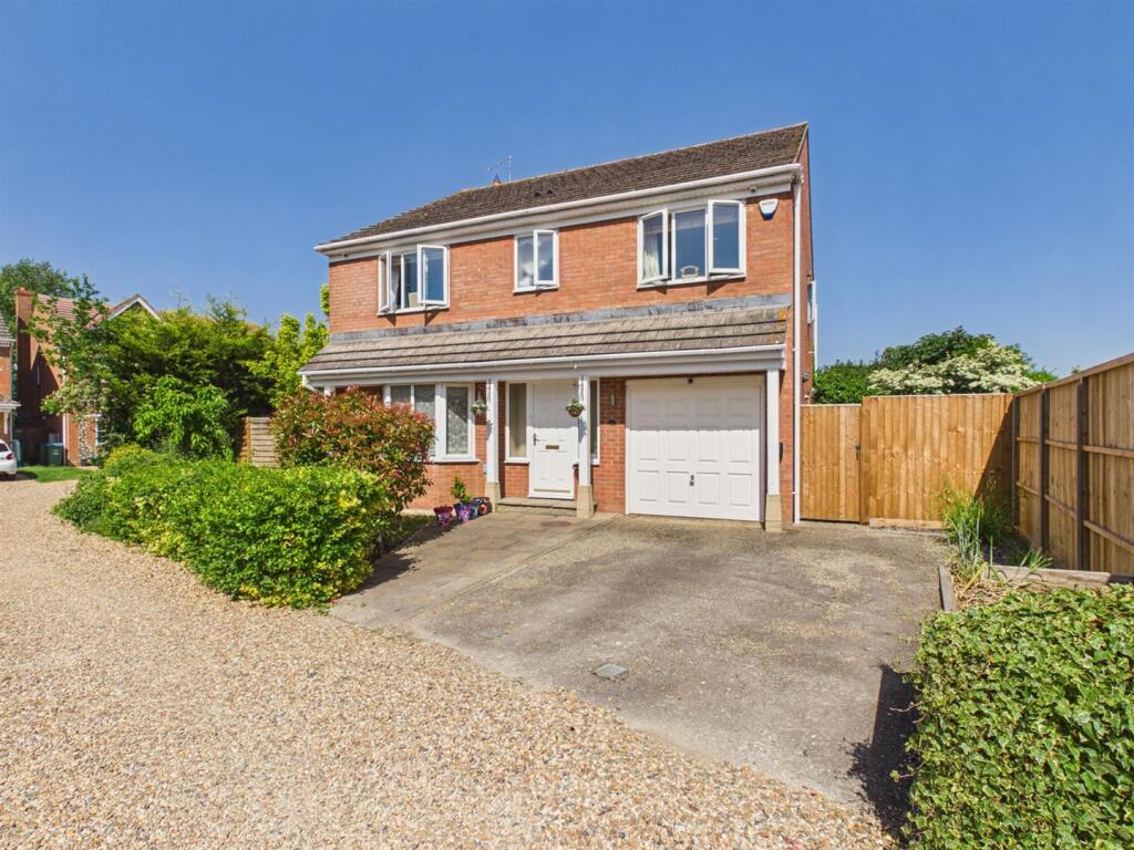 Main image of property: Kestrel Way, Watermead, Aylesbury