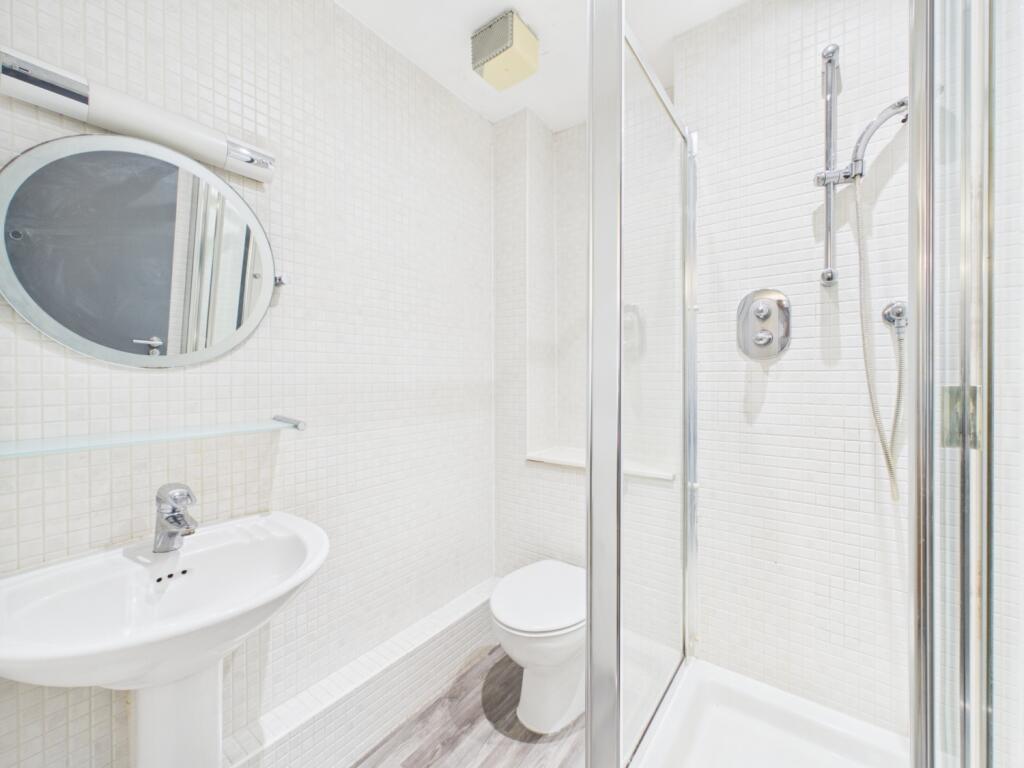 Apartment in Cheltenham, Ewens Farm, Fairview - More