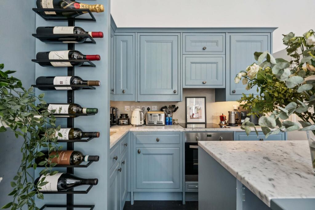 Apartment in London - More
