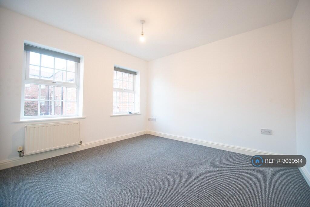 Apartment in Hull - View 4