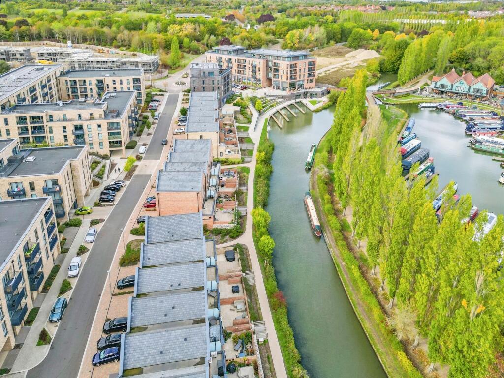 Apartment in Milton Keynes, Central Milton Keynes - View 5