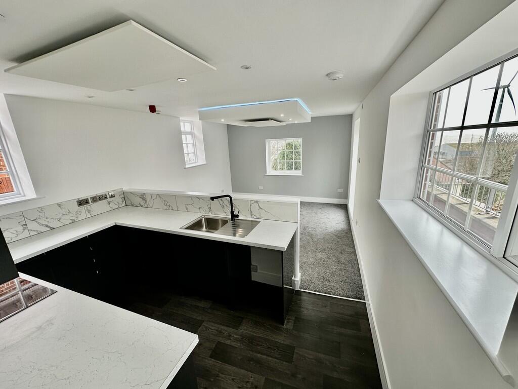 Main image of property: Flat 4 (Pent House), 51a High Street
