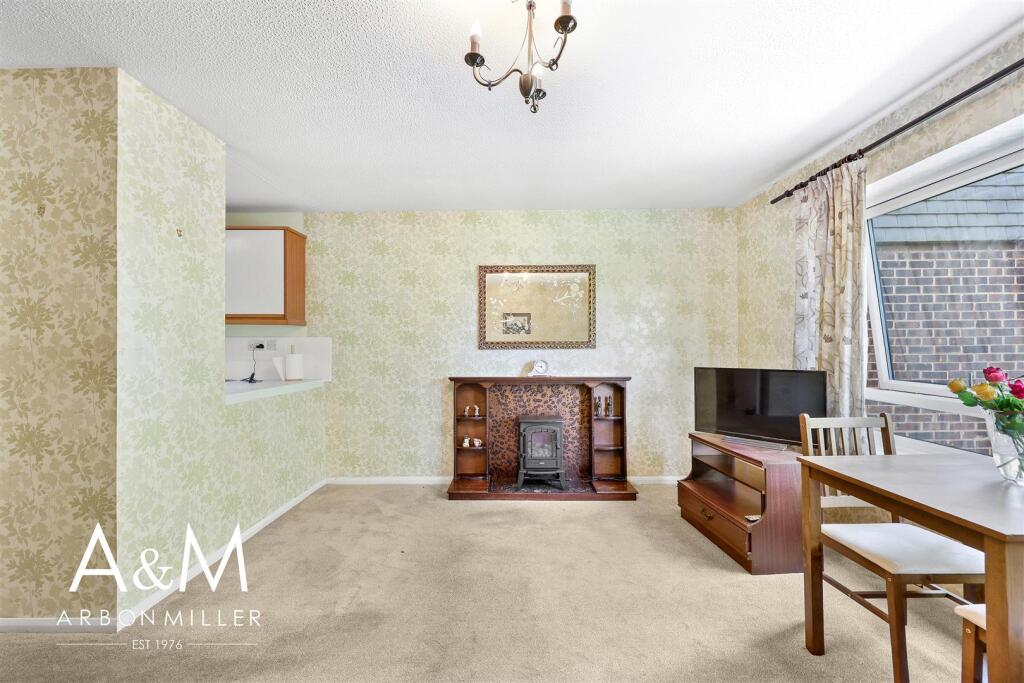 Apartment in Ilford - View 2