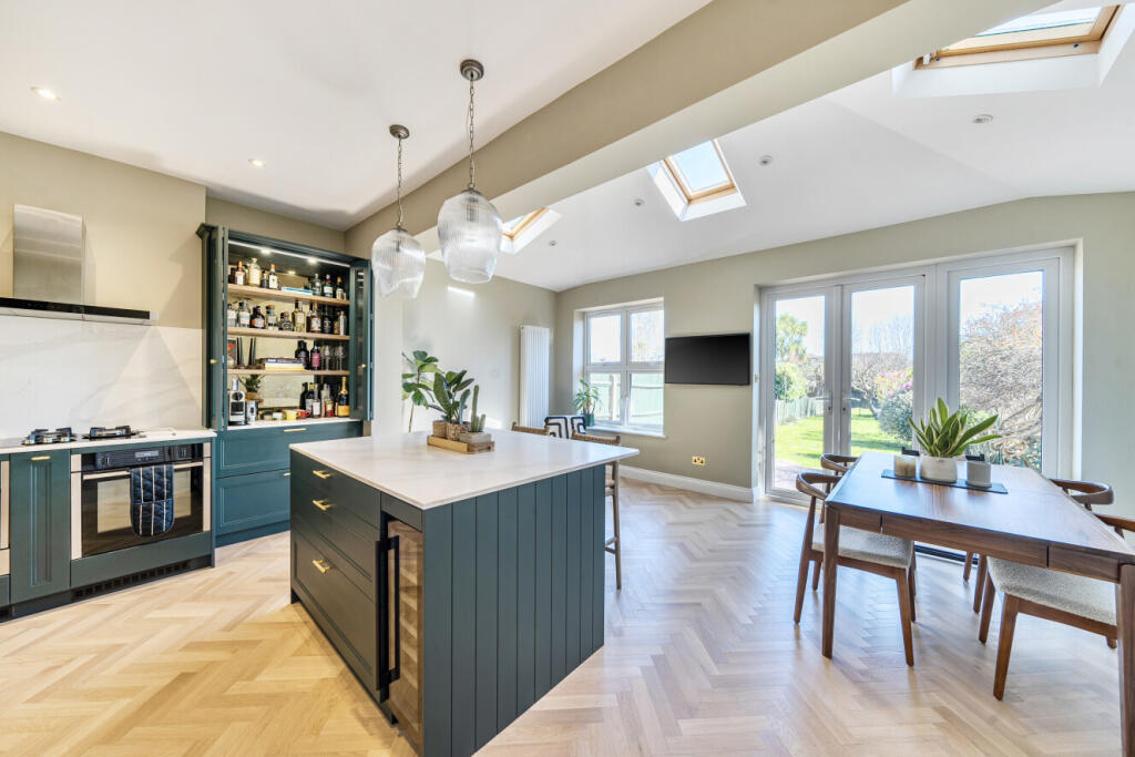 House in London, North Finchley - View 2