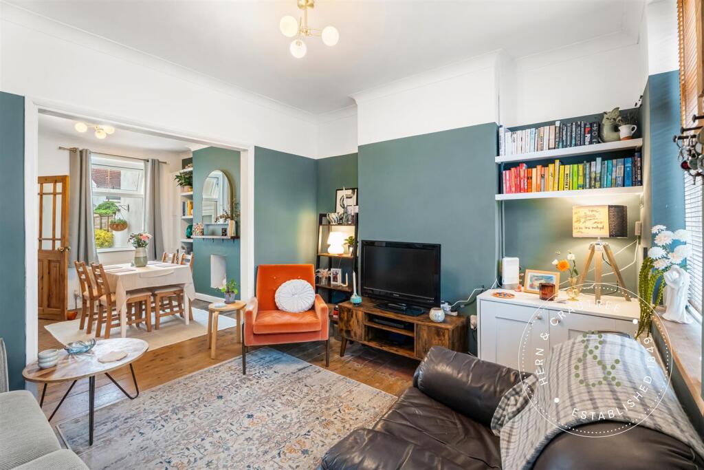 House in Cardiff, Grangetown - View 2