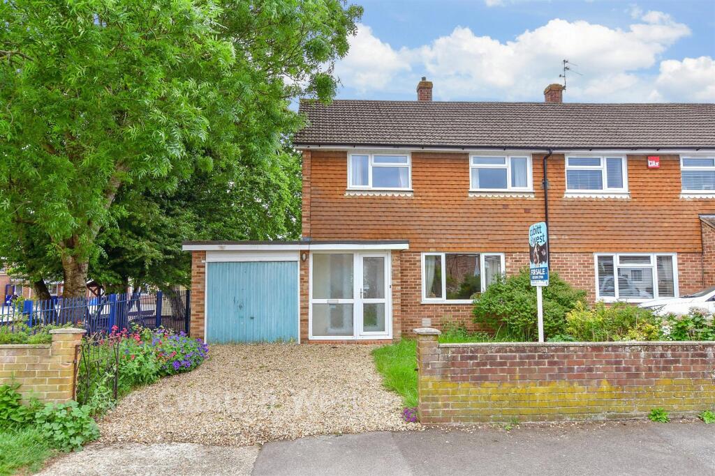Main image of property: Hooks Lane, Havant, Hampshire