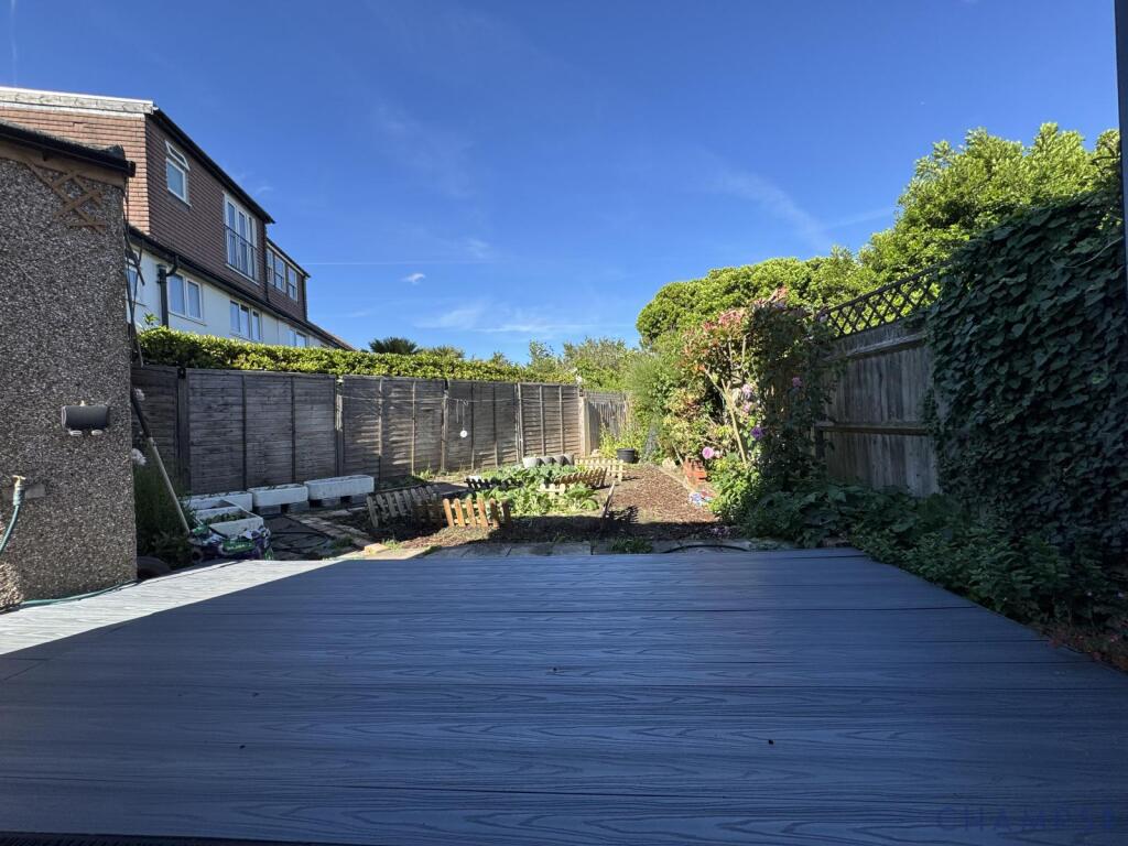 House in Twickenham - More