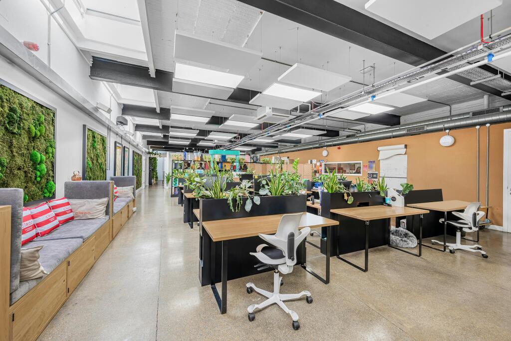 OFFICE 3.jpg