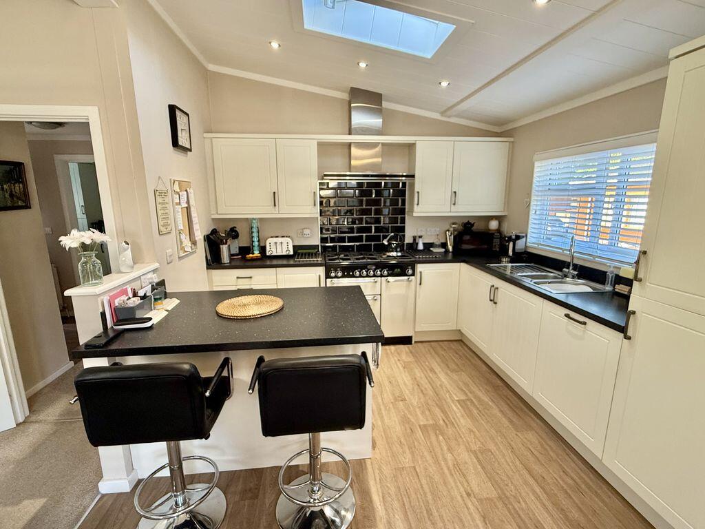House in Henfield, Royal Oak Country Park, Shermanbury - View 4