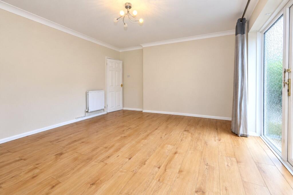 Apartment in Woking, Surrey - View 4