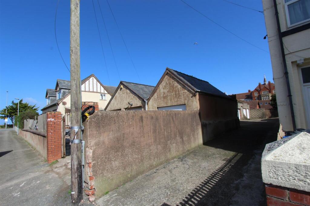 East Parade, Rhyl, LL18 photo 3