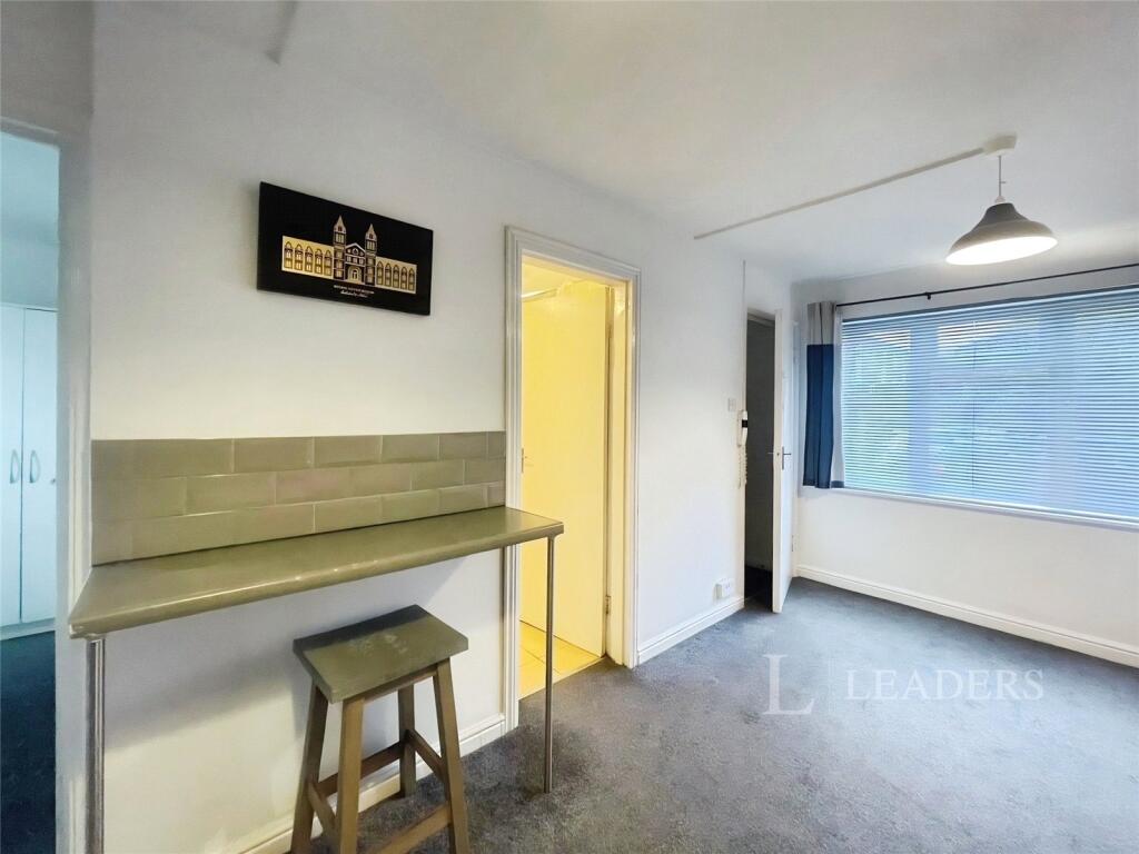 Apartment in Warwick, Sydenham, Royal Leamington Spa - View 4