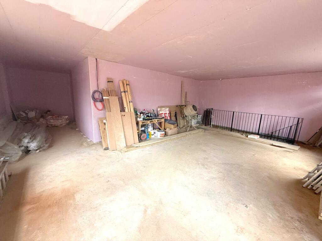 Main image of property: The Royal Oak, 17 Woodman Street, London, E16 2LN