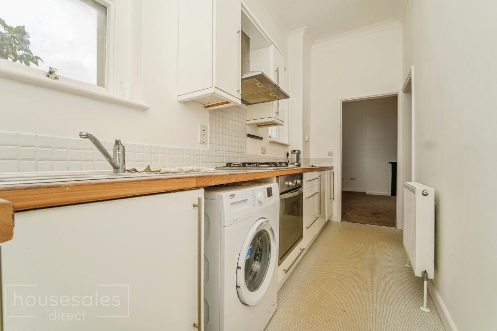 Apartment in Gloucester - View 3