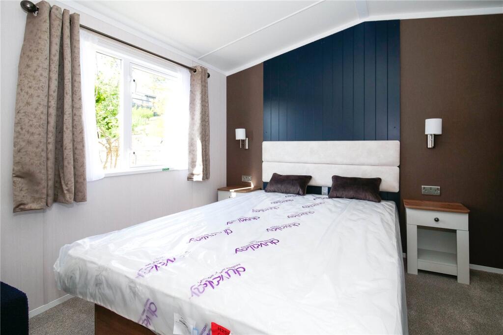 Glen Road, Baildon, Shipley, West Yorkshire, BD17 - View 5