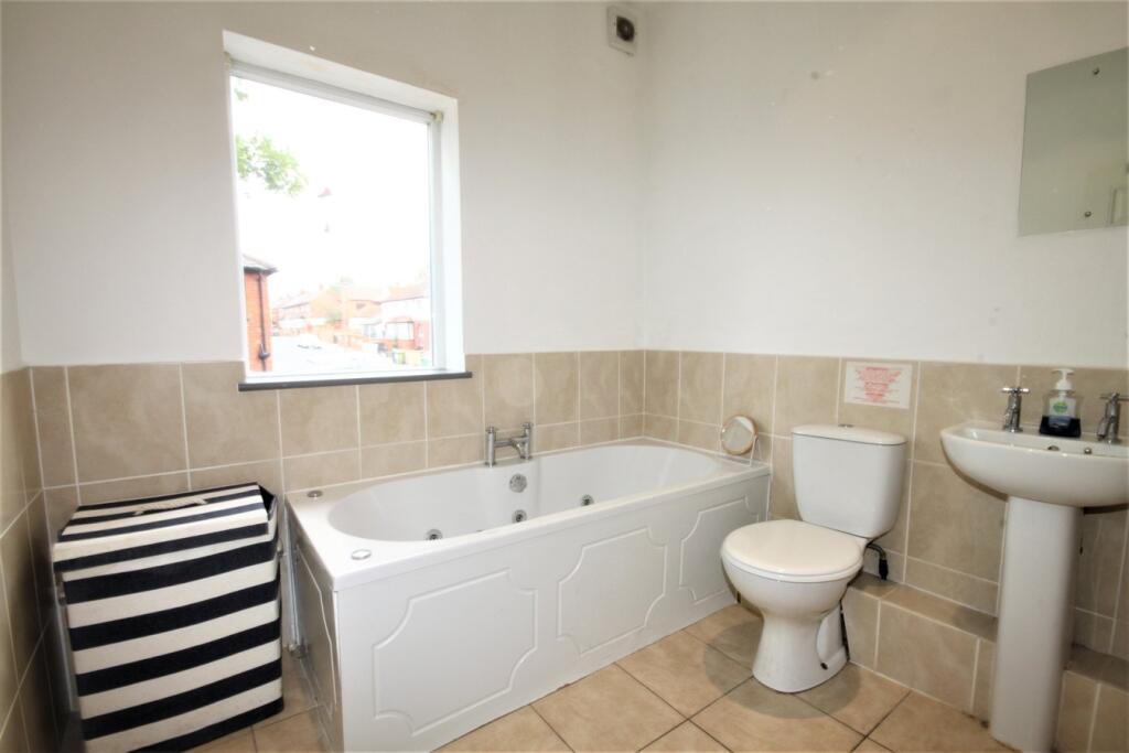 6 bedroom flat for rent