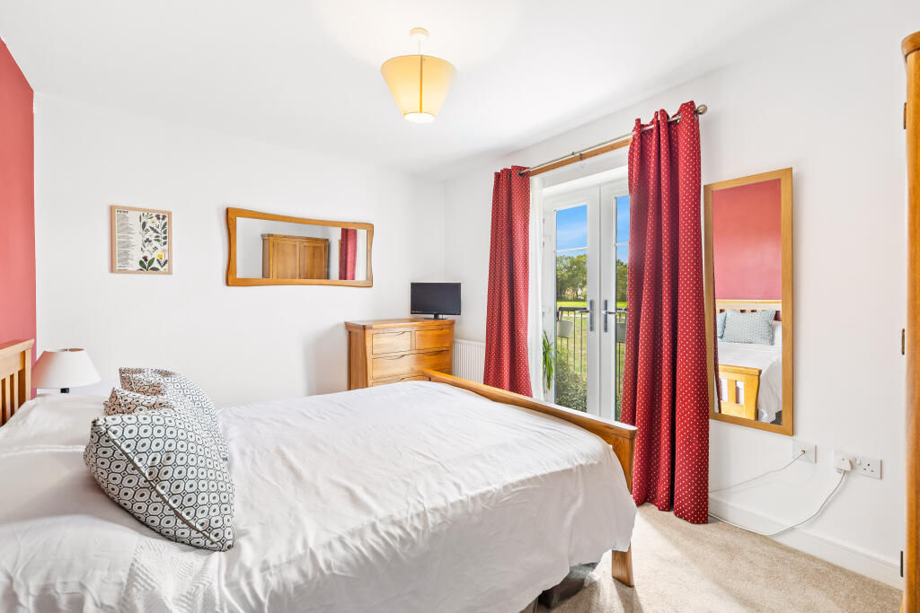 Apartment in Redhill - View 4