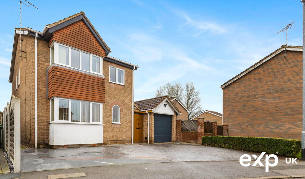 4-bed detached on Kingsley Avenue, Mansfield Woodhouse, NG19, £290,000