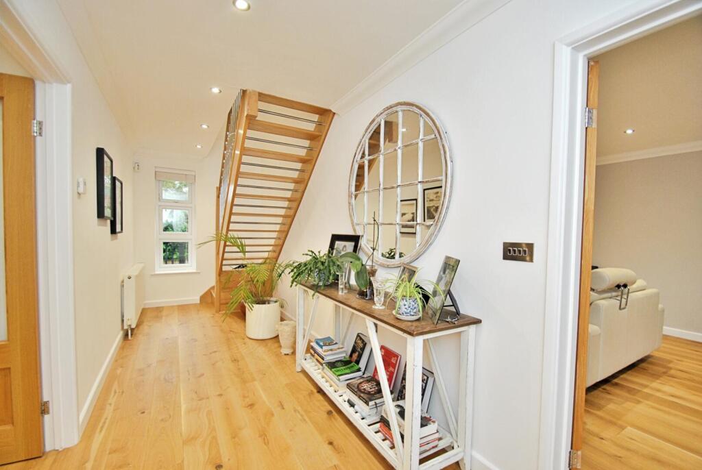 Hillside Road, Corfe Mullen, Wimborne photo 2