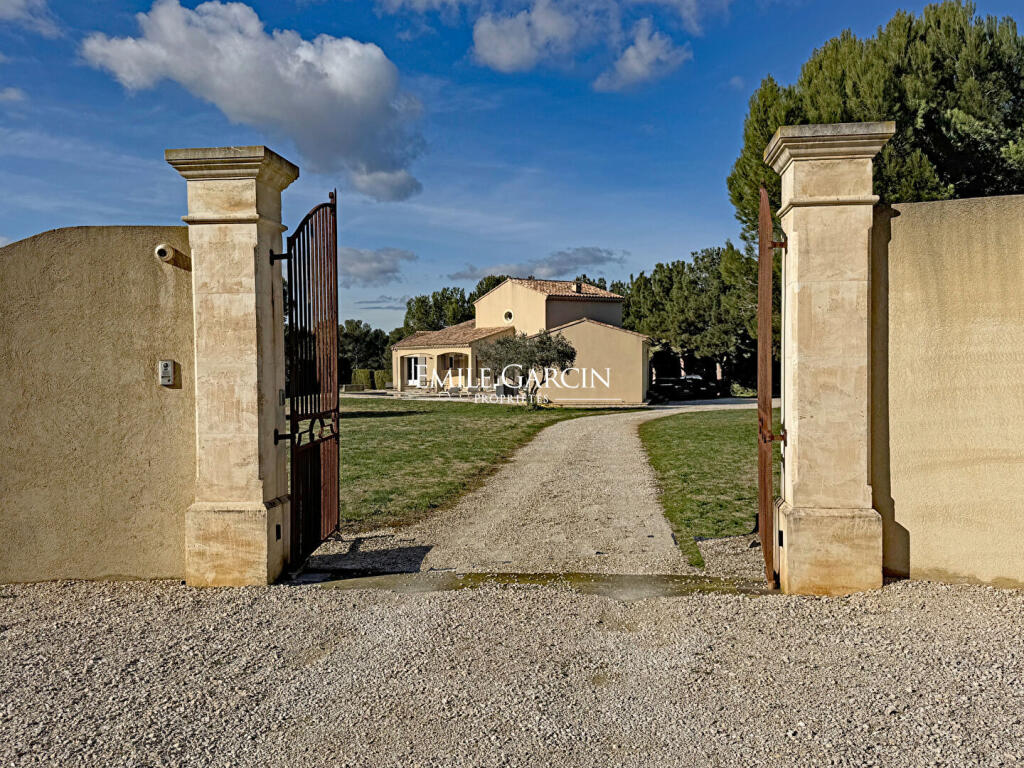 Main image of property: Provence-Alps-Cote d`Azur, Bouches-du-Rhône, Boulbon