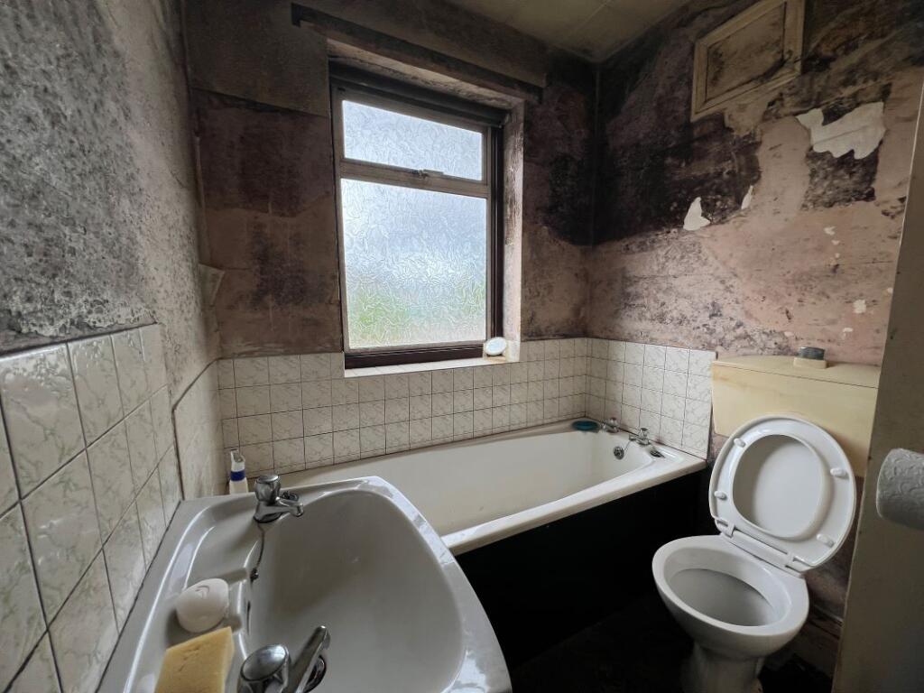 House in Walsall, West Midlands - View 4