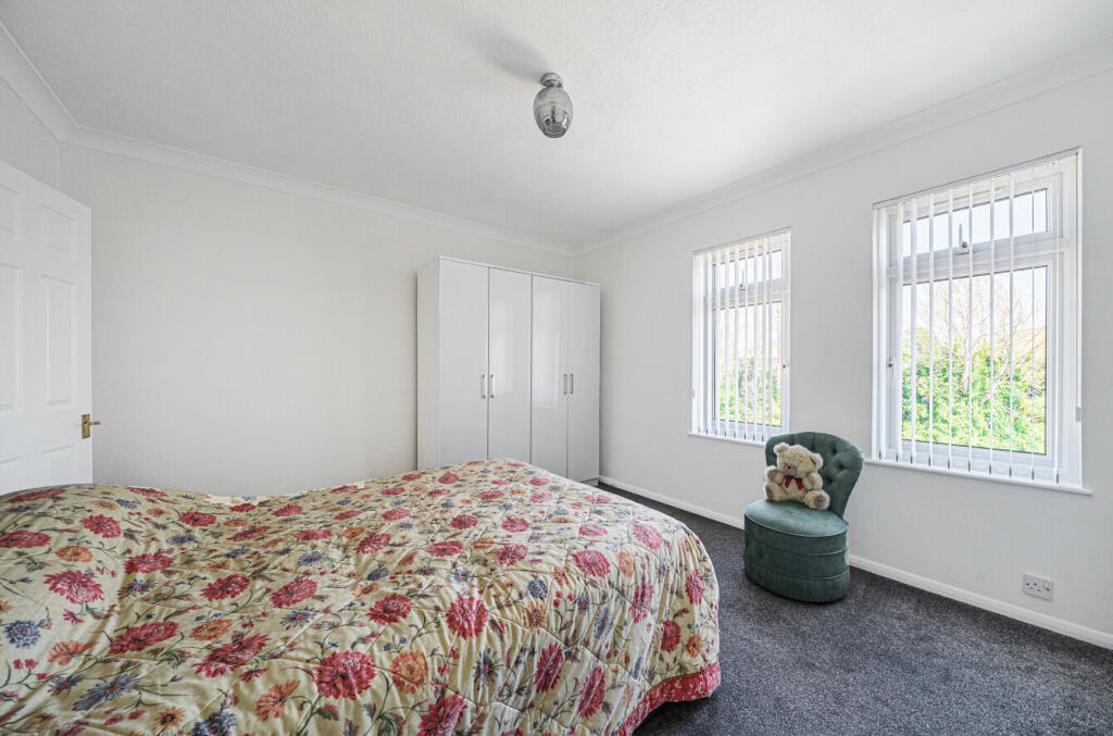 House in Worthing, West Sussex - More