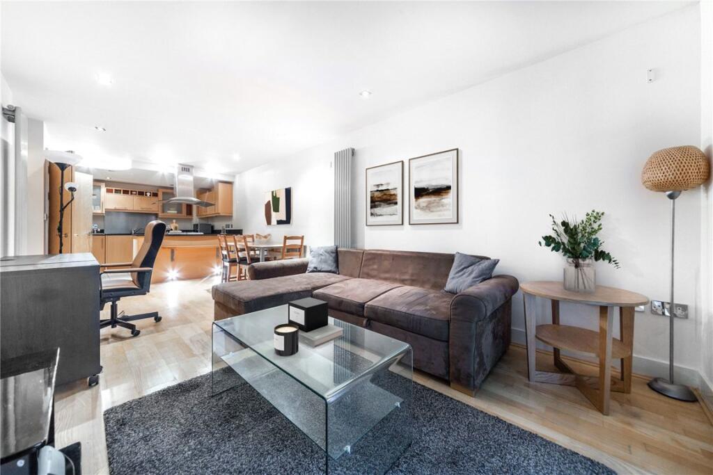 Main image of property: 41 Millharbour, Canary Wharf