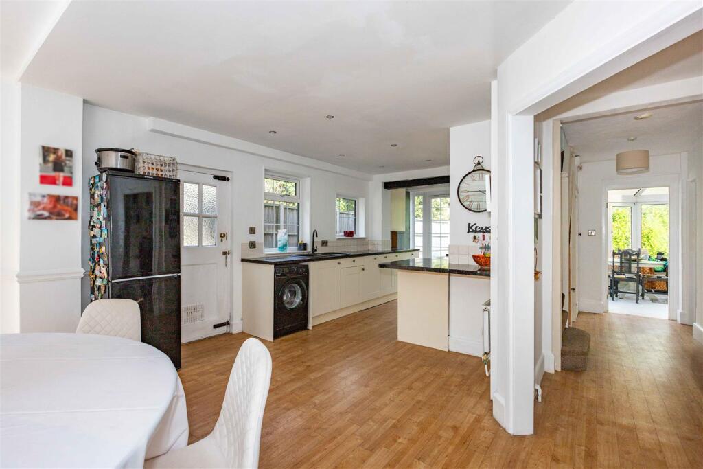 Offington Lane, Worthing photo 4