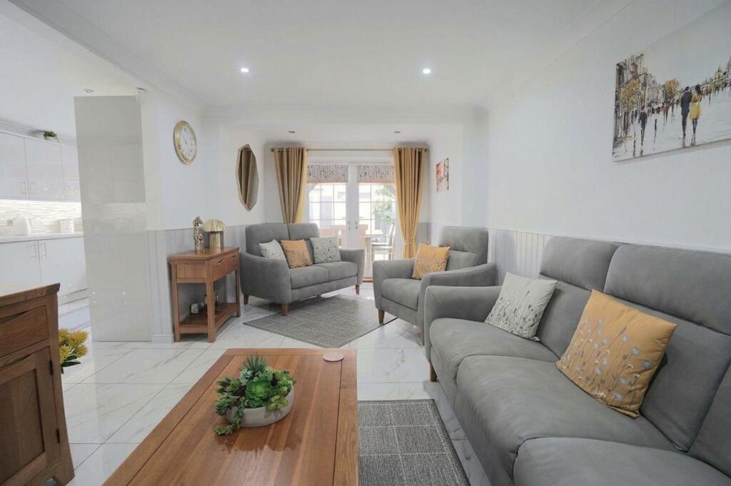 House in Doncaster - View 4