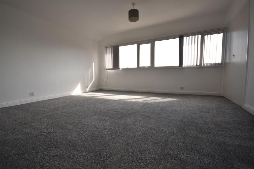Apartment in Chester - More
