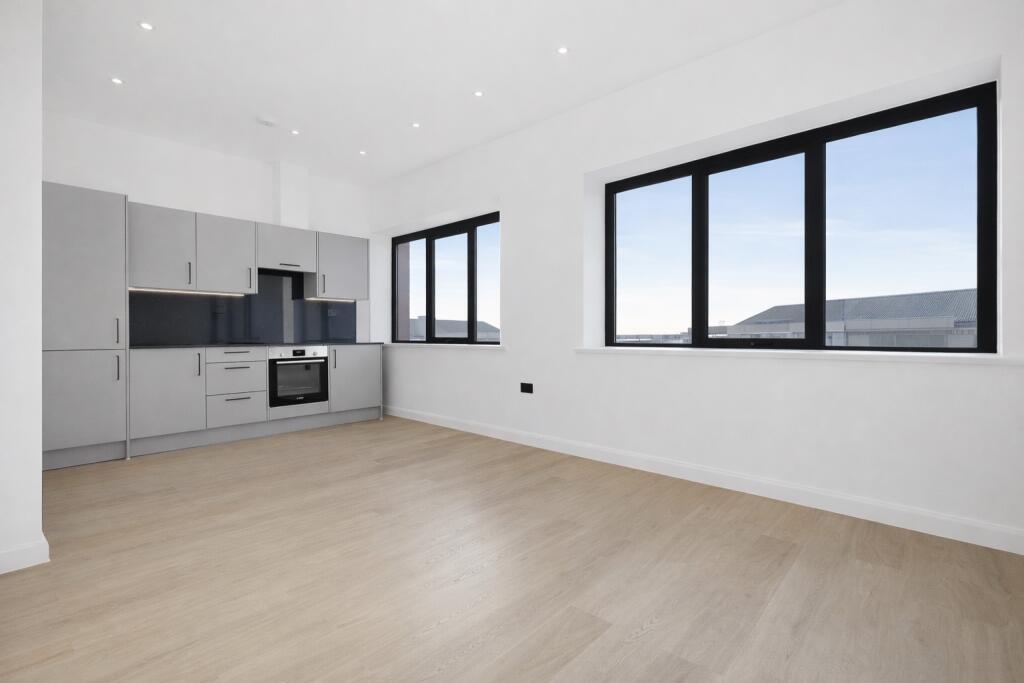 Main image of property: Headgate, Colchester, CO3 3BS