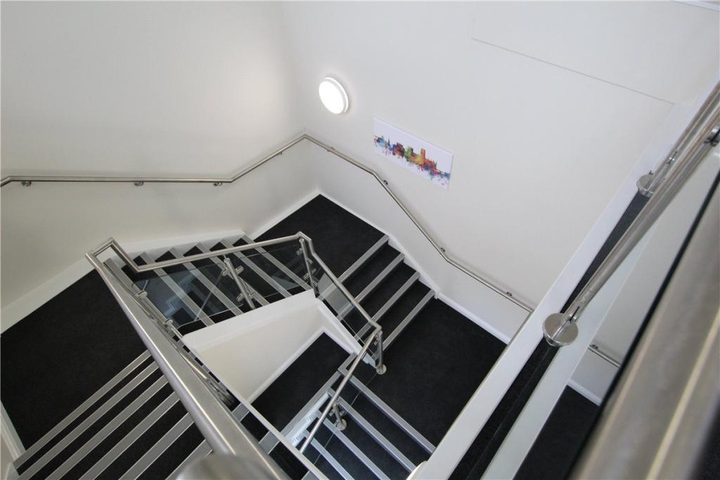 5 Cuthbert House photo 3