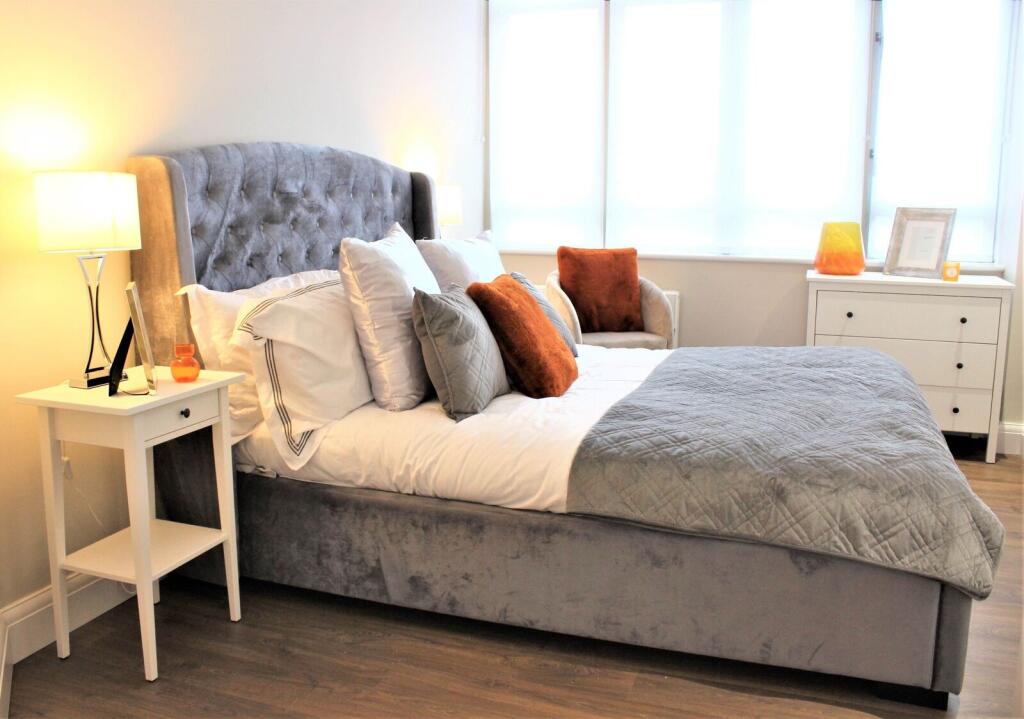 Apartment in London - More