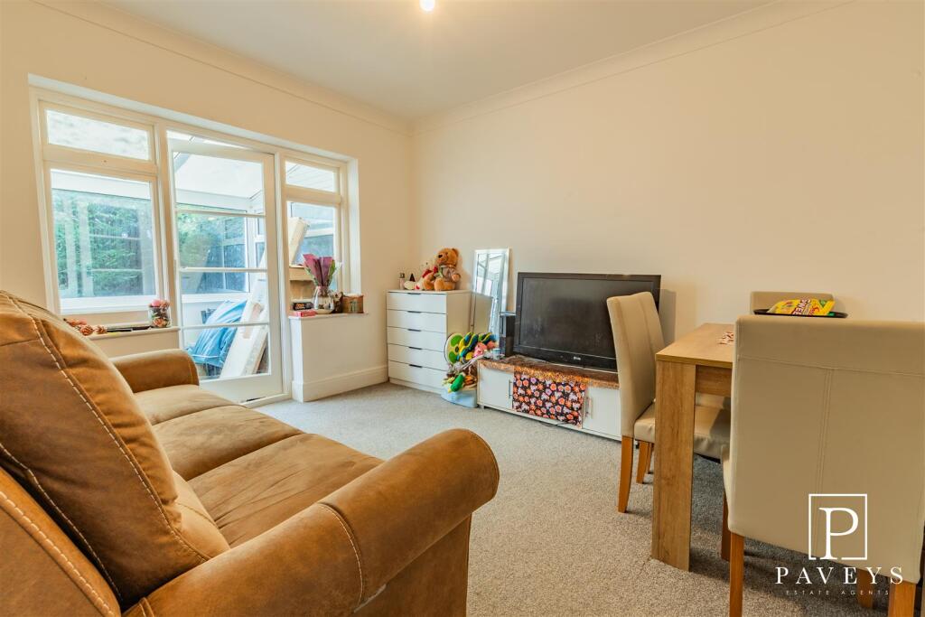 Kents Avenue, Holland-On-Sea - View 2