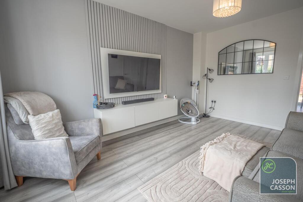 Fig Tree Crescent, Bridgwater, TA5 photo 4