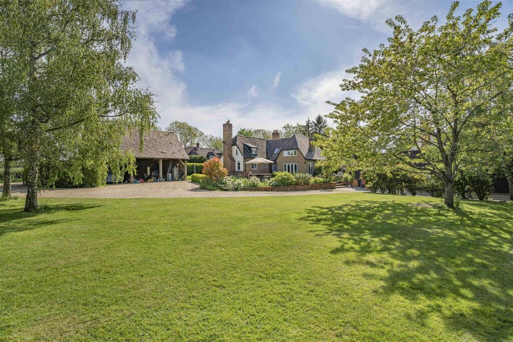 Main image of property: Bilden End, Chrishall