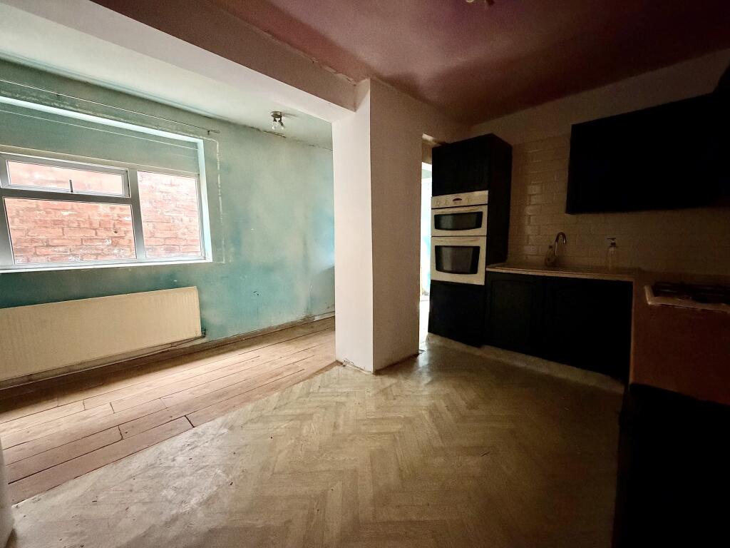 House in Wolverhampton, West Midlands - View 3