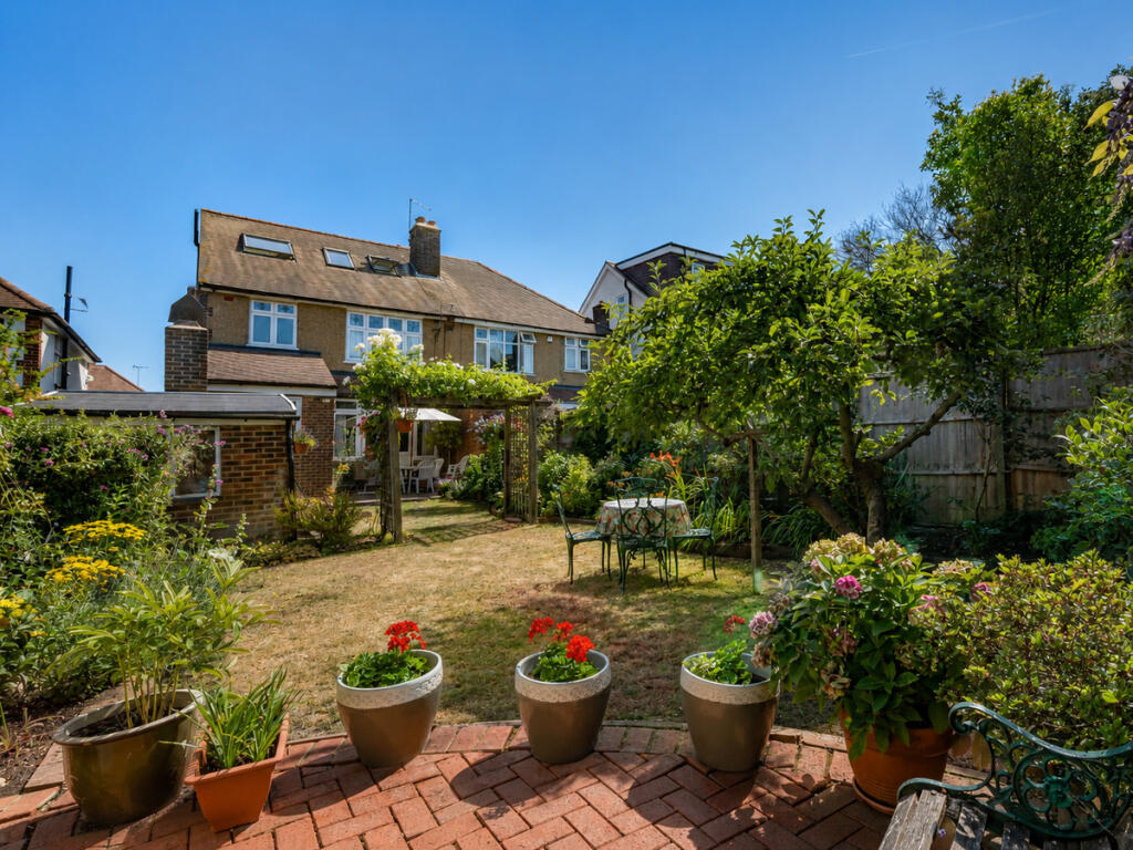 House in London - View 3
