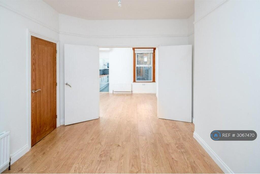 House in London, Upton Park - View 3