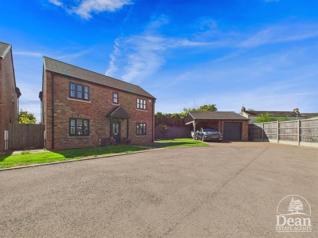 4-bed detached on Dukes Close, Five Acres, £499,950