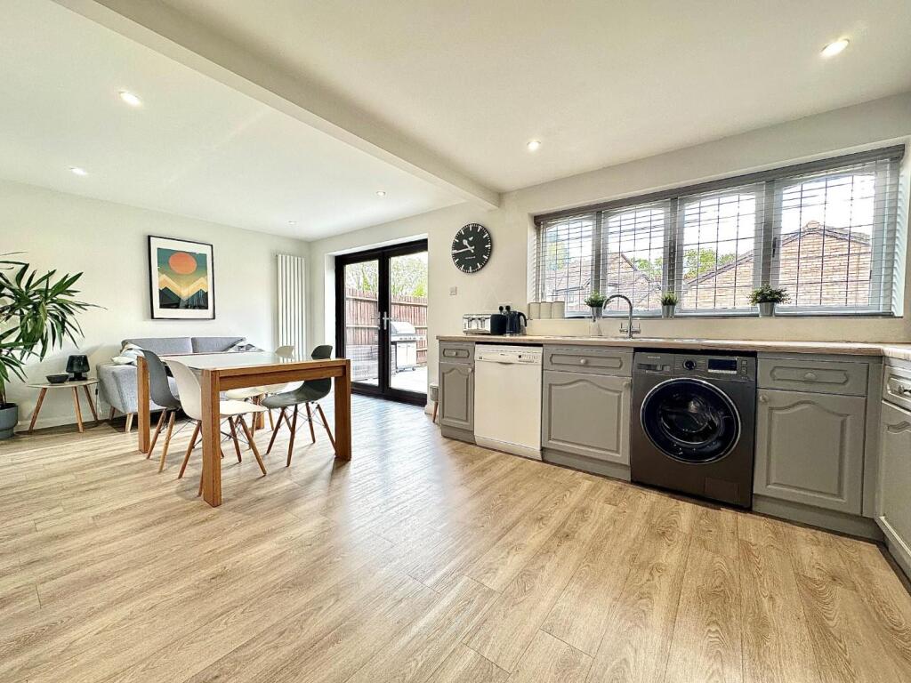 House in Northampton NN4, East Hunsbury - View 4