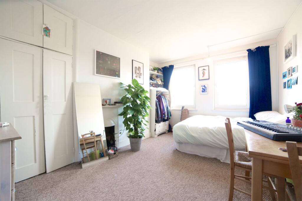 Apartment in London - View 3