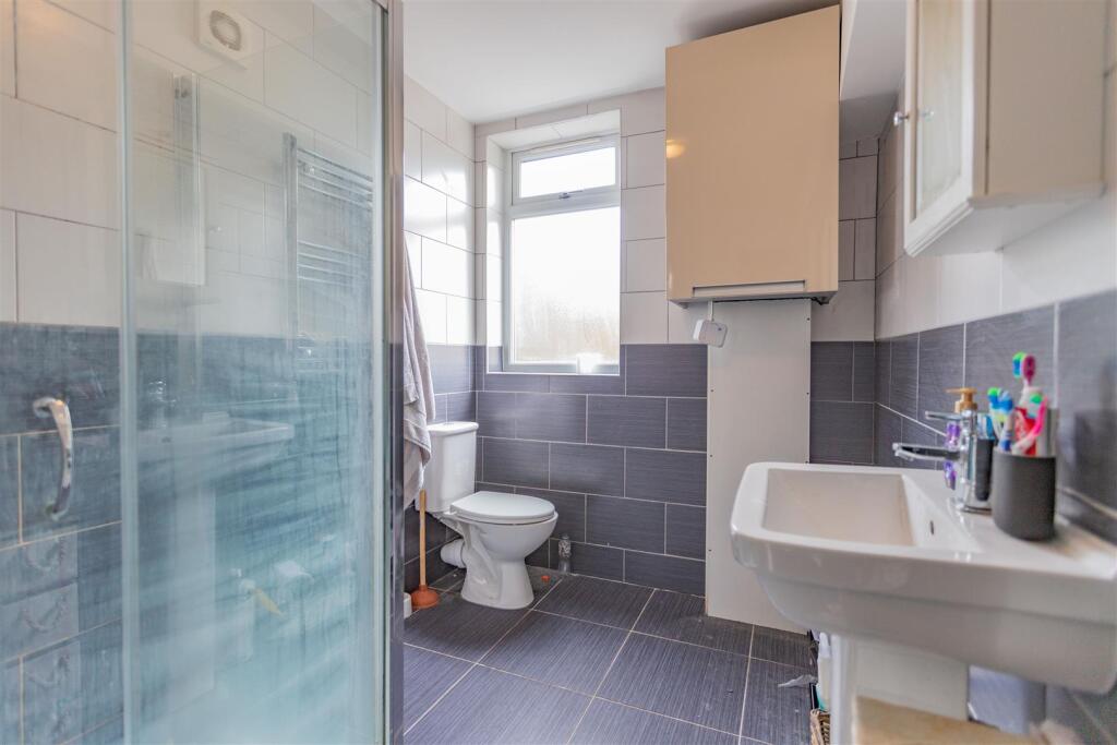 6 bedroom house for rent