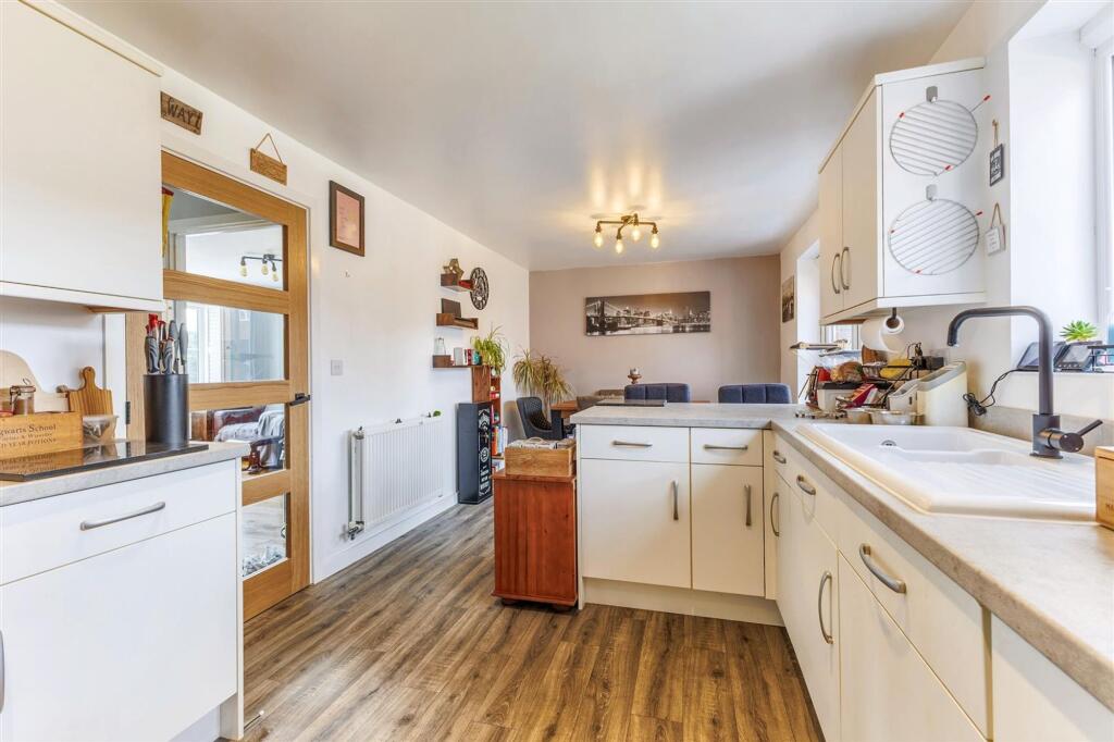 Westcott Way, Pershore, WR10 photo 4