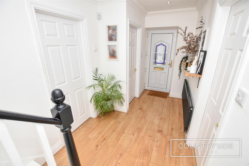 House in Castle Point, Canvey Island - View 2