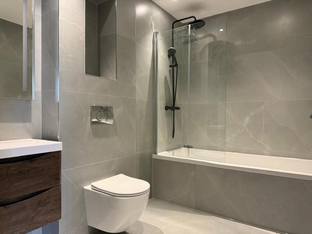 House in Tonbridge and Malling, Addington - More