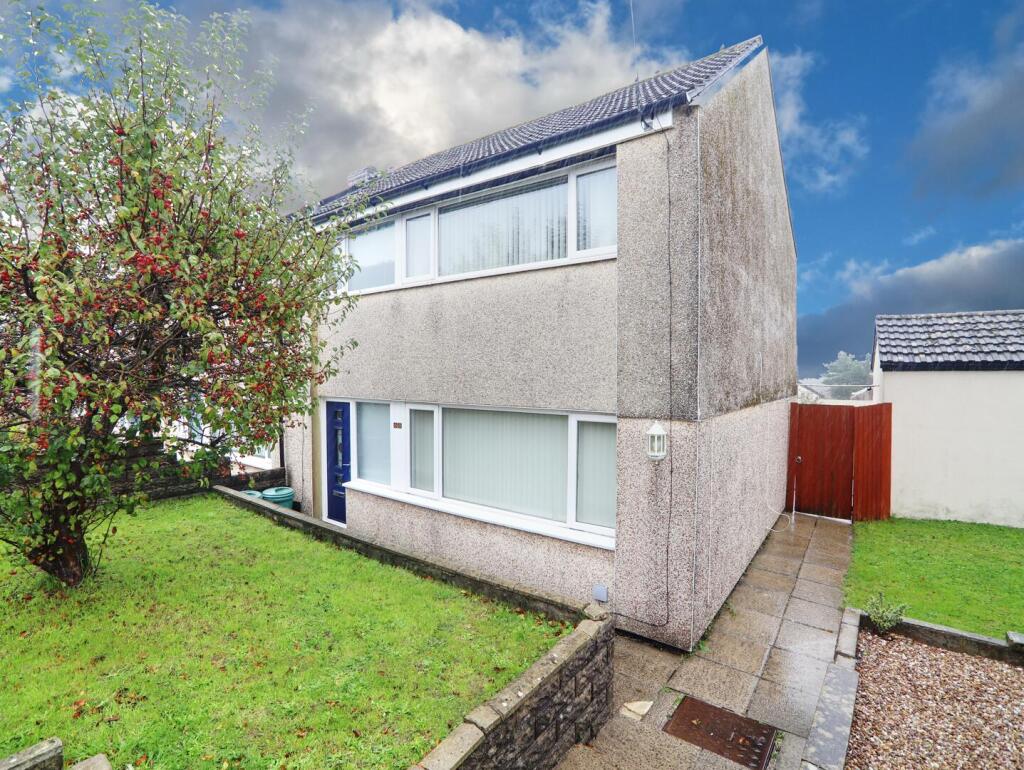 3-bed house on Moorland Crescent, Beddau, Pontypridd, £195,000
