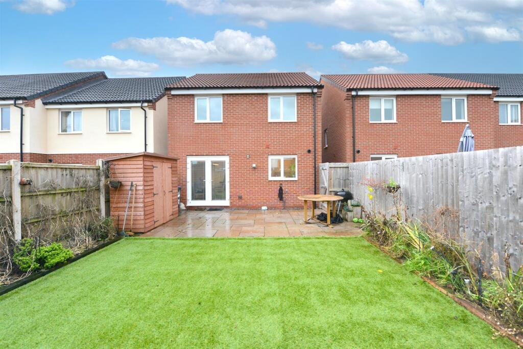Davison Drive, Weir Hill, Shrewsbury photo 2